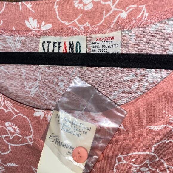 NWT Stefano Pink Floral Short Sleeve Button Up Top w/ Shoulder Pads Size 22/24W - Picture 4 of 5